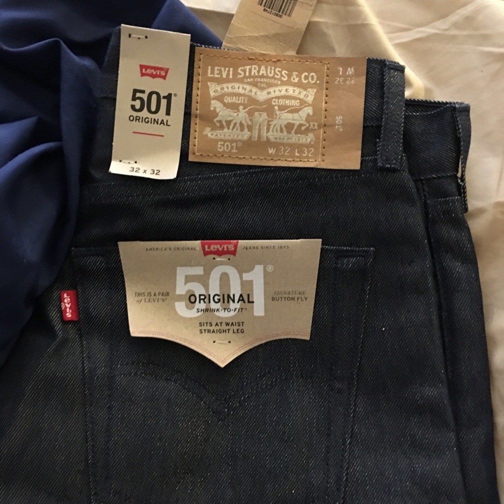 Champion shoes size 7y and men’s Levi’s size 32/34
